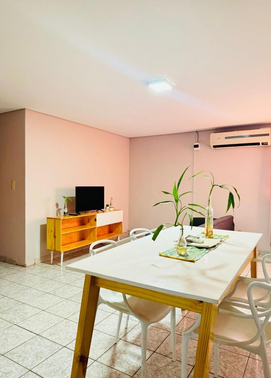 Depto Dos Sobre Avenida Principal En Cataratas Del Iguazu, Con Wifi Apartment *